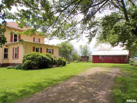 401 E Main St, Altona, IL 61414 photo 8