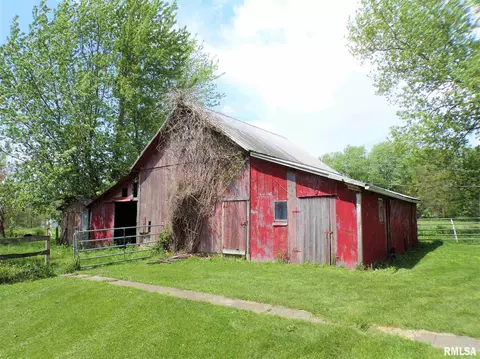 401 E Main St, Altona, IL 61414 photo 10