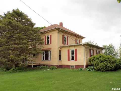 401 E Main St, Altona, IL 61414 photo 3