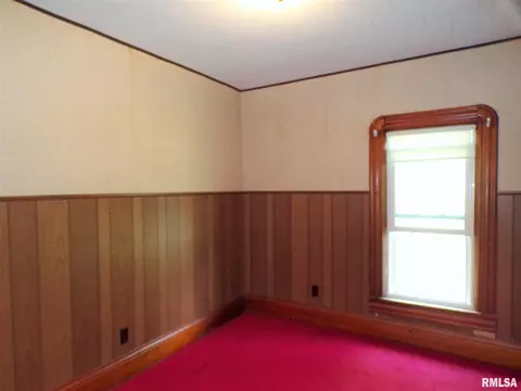 401 E Main St, Altona, IL 61414 photo 33