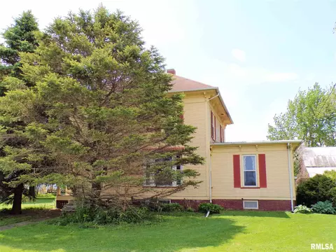 401 E Main St, Altona, IL 61414 photo 2