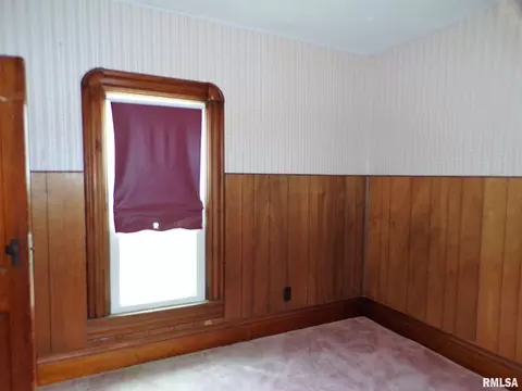 401 E Main St, Altona, IL 61414 photo 30