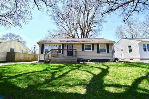 3525 Stanton St, Springfield, IL 62703 photo 2