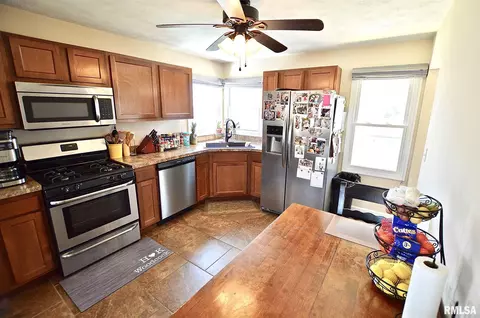 3525 Stanton St, Springfield, IL 62703 photo 9
