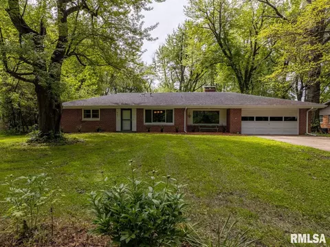 2328 E Lake Shore Dr, Springfield, IL 62712 photo 1
