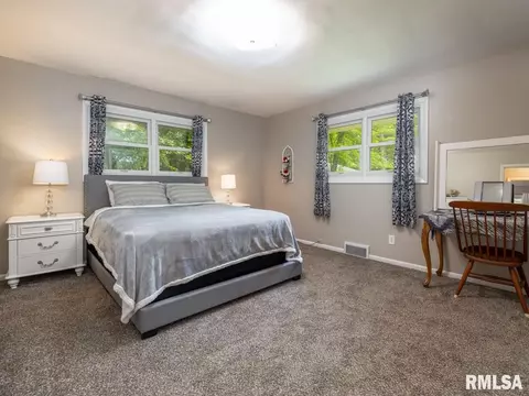2328 E Lake Shore Dr, Springfield, IL 62712 photo 8