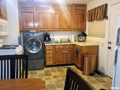 1656 Schrader Ave, Springfield, IL 62702 photo 7