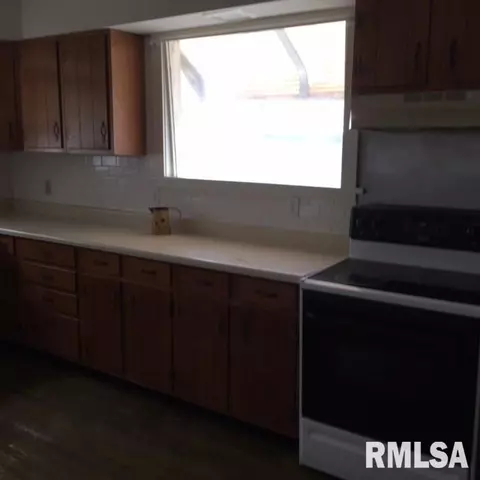 1028 N Macarthur Blvd, Springfield, IL 62702 photo 3