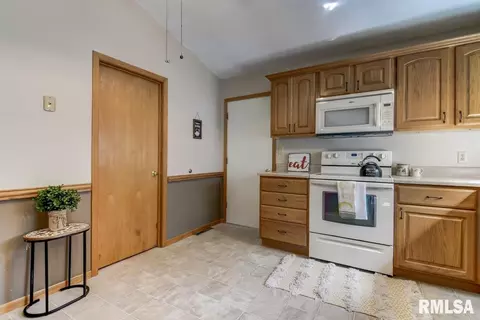 41 Hollybrook Dr, Springfield, IL 62702 photo 8