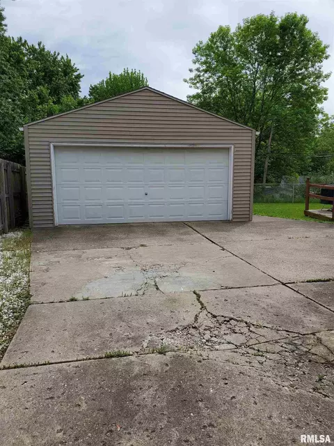 107 Windsor Rd, Springfield, IL 62702 photo 3