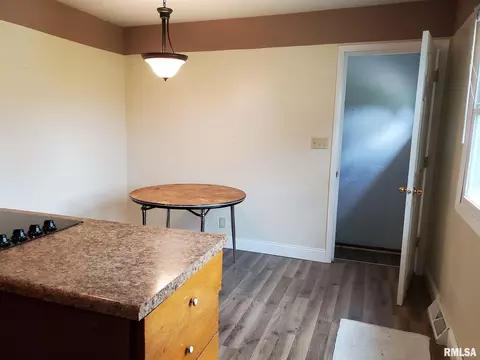 1924 Fairmont Dr, Springfield, IL 62702 photo 7