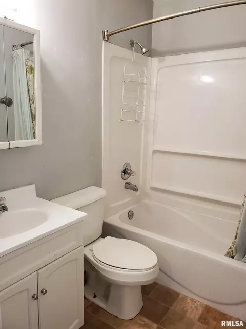 1924 Fairmont Dr, Springfield, IL 62702 photo 11