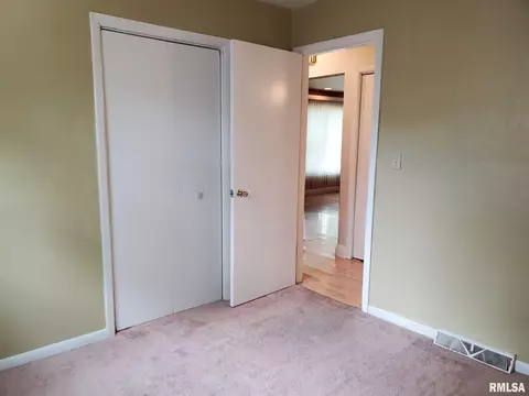 1924 Fairmont Dr, Springfield, IL 62702 photo 14