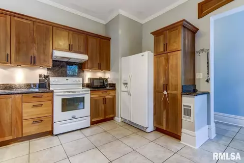 711 S Walnut St, Springfield, IL 62704 photo 12