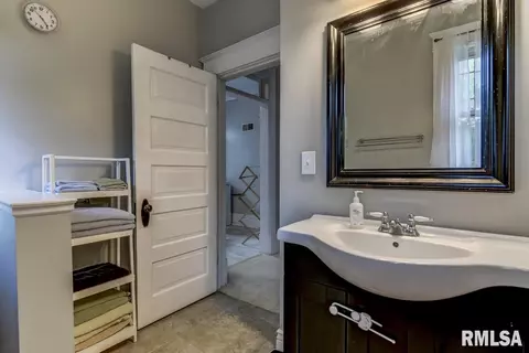 711 S Walnut St, Springfield, IL 62704 photo 23