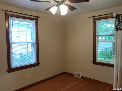 624 S Amos Ave, Springfield, IL 62704 photo 11