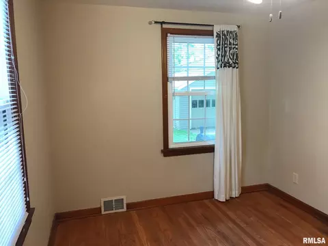 624 S Amos Ave, Springfield, IL 62704 photo 15