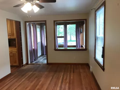 624 S Amos Ave, Springfield, IL 62704 photo 4