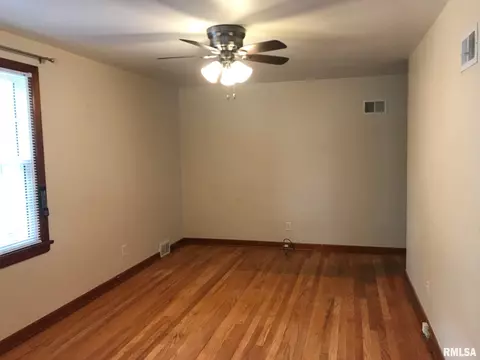 624 S Amos Ave, Springfield, IL 62704 photo 5