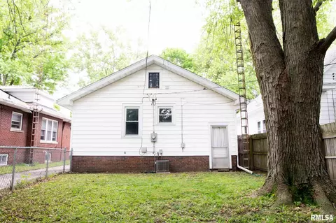 1917 S College St, Springfield, IL 62704 photo 3
