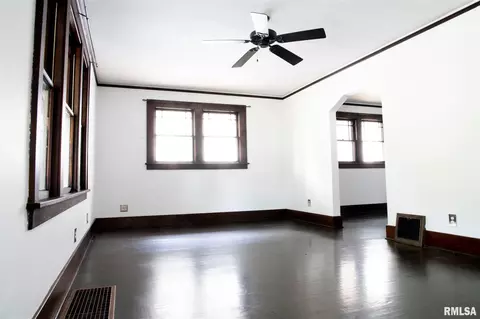 1917 S College St, Springfield, IL 62704 photo 8