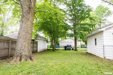 1917 S College St, Springfield, IL 62704 photo 6