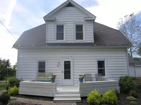 703 N Taylor St, Athens, IL 62613 photo 1