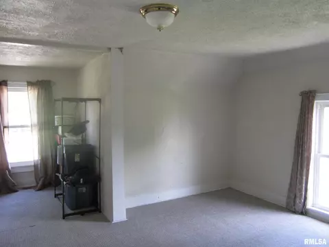 703 N Taylor St, Athens, IL 62613 photo 26