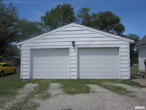 703 N Taylor St, Athens, IL 62613 photo 43
