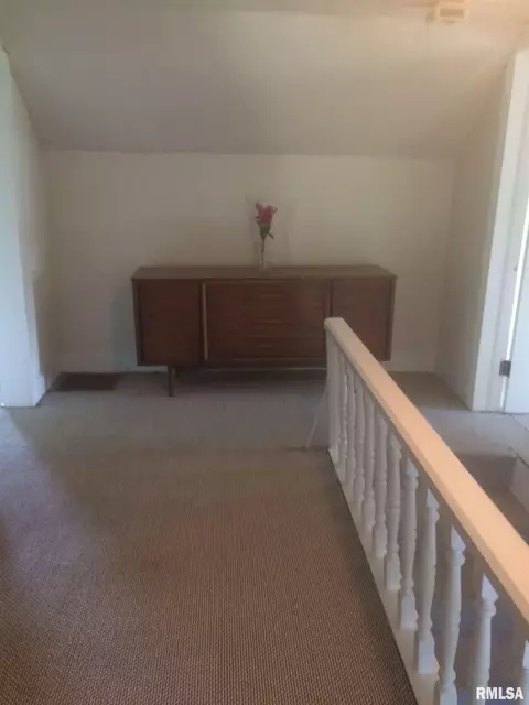 703 N Taylor St, Athens, IL 62613 photo 34