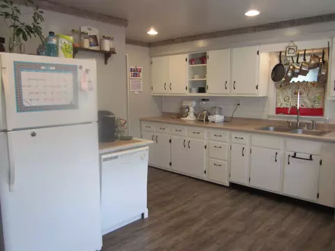 703 N Taylor St, Athens, IL 62613 photo 15