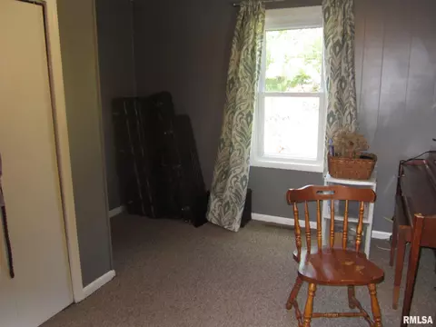 703 N Taylor St, Athens, IL 62613 photo 12