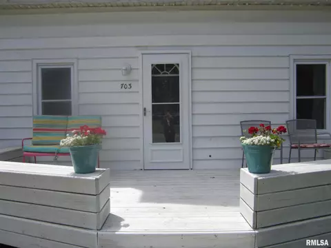 703 N Taylor St, Athens, IL 62613 photo 35