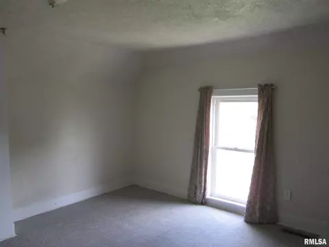 703 N Taylor St, Athens, IL 62613 photo 25