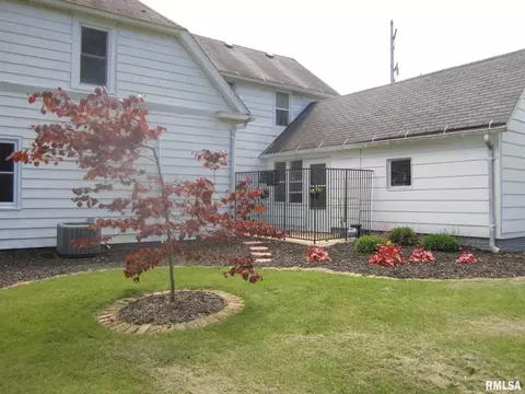 703 N Taylor St, Athens, IL 62613 photo 38
