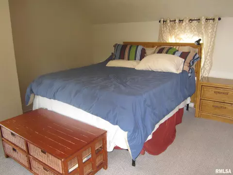 703 N Taylor St, Athens, IL 62613 photo 20