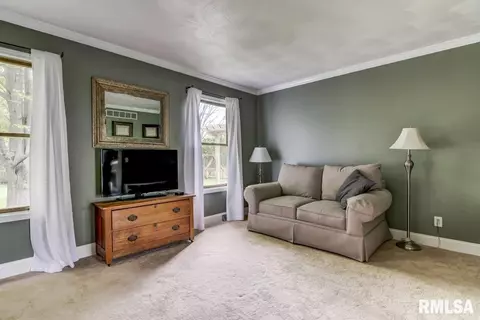2208 Silver Mill Ct, Springfield, IL 62704 photo 4