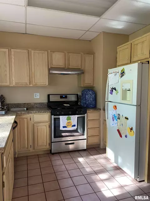 1611 S 4th St, Springfield, IL 62703 photo 10