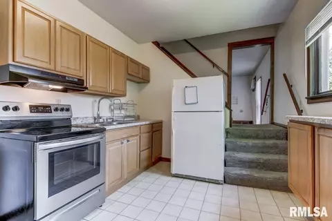 1711 S 1st St, Springfield, IL 62704 photo 9