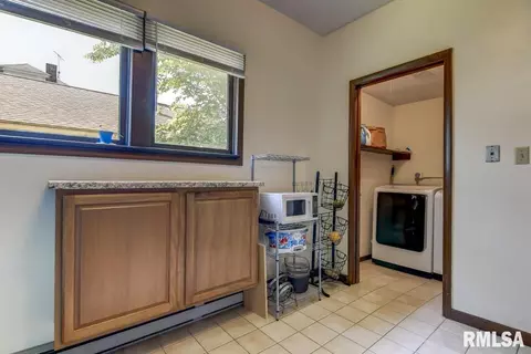 1711 S 1st St, Springfield, IL 62704 photo 12