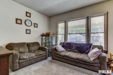 1711 S 1st St, Springfield, IL 62704 photo 4