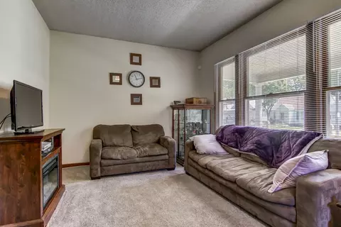 1711 S 1st St, Springfield, IL 62704 photo 2
