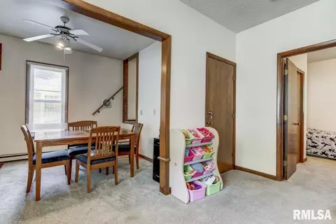 1711 S 1st St, Springfield, IL 62704 photo 5