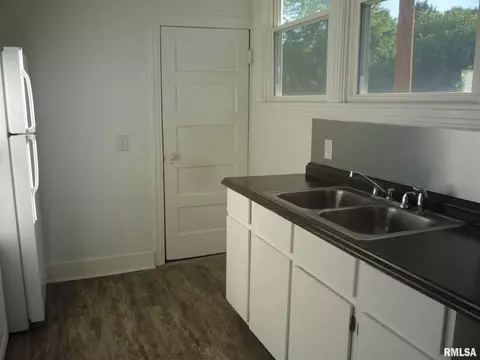 210 W Cedar St, Springfield, IL 62704 photo 11