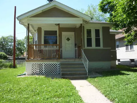 210 W Cedar St, Springfield, IL 62704 photo 2