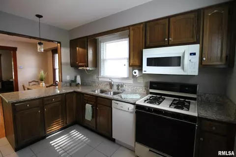 2201 S Holmes St, Springfield, IL 62704 photo 7