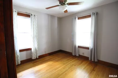 2201 S Holmes St, Springfield, IL 62704 photo 9