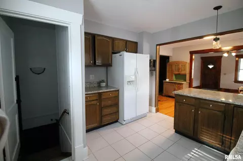 2201 S Holmes St, Springfield, IL 62704 photo 8