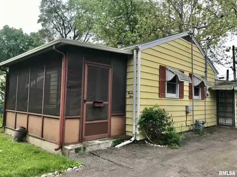 25 Hedge Dr, Springfield, IL 62702 photo 2