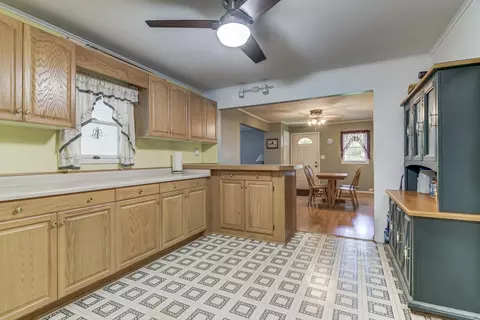 1654 W Enos Ave, Springfield, IL 62702 photo 9